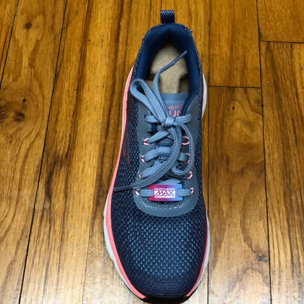 Skechers Max Cushioning Size 6 color Gray with bright peach stripe